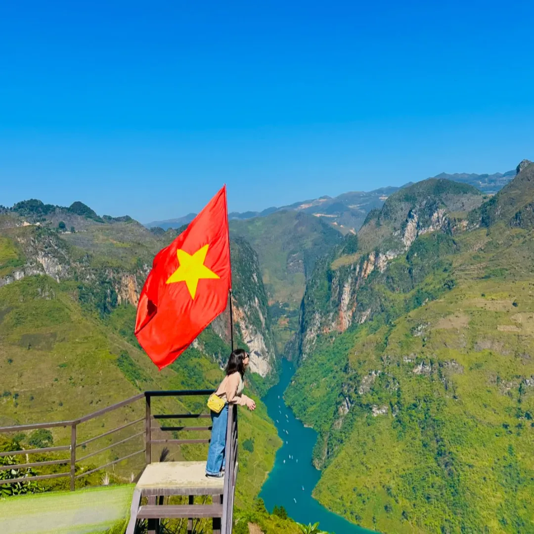 Nhà xe Việt Yên cho thuê xe 16 chỗ Hà Nội di du lịch Hà Giang