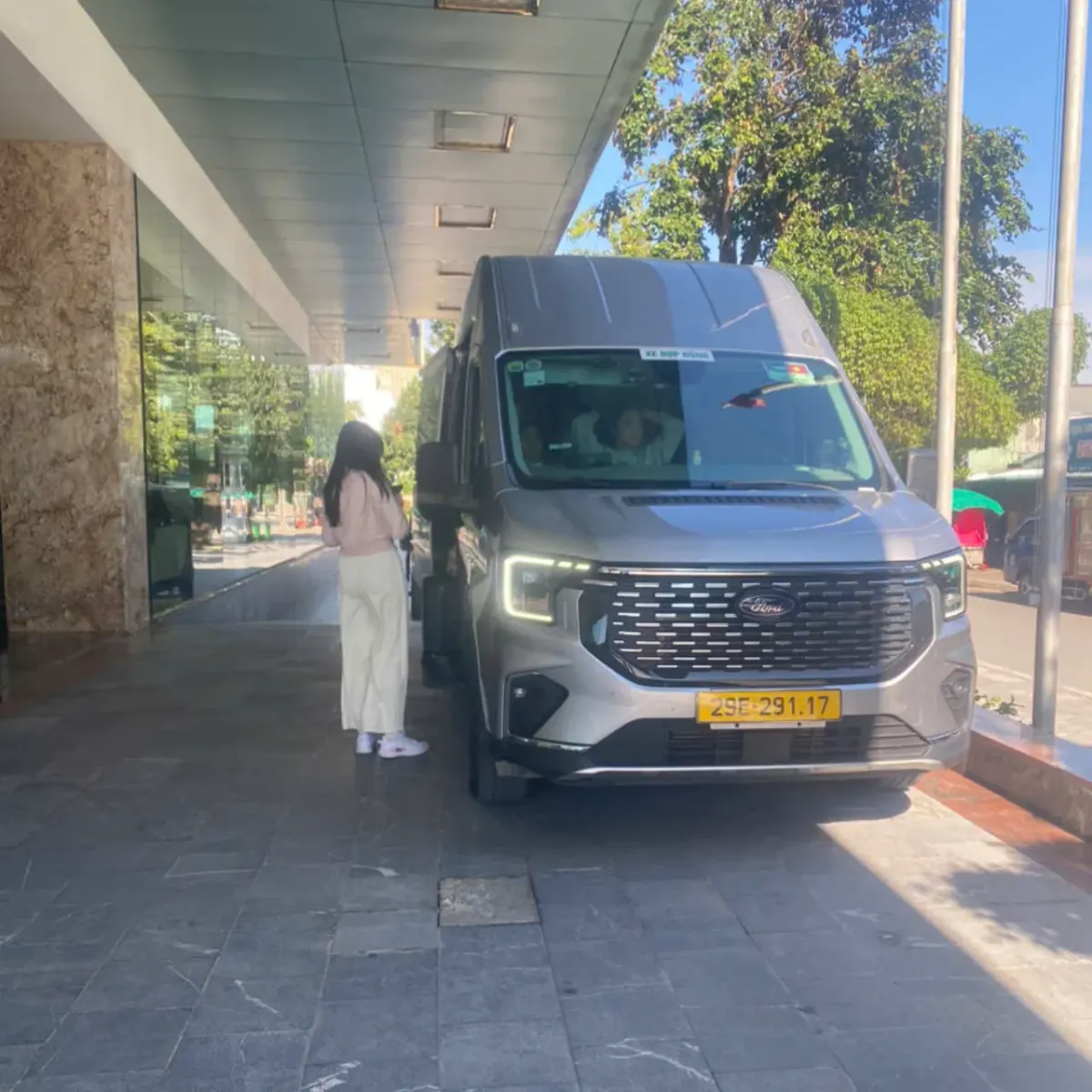 Nhà xe Việt Yên cho thuê xe 16 chỗ Hà Nội di du lịch Hà Giang