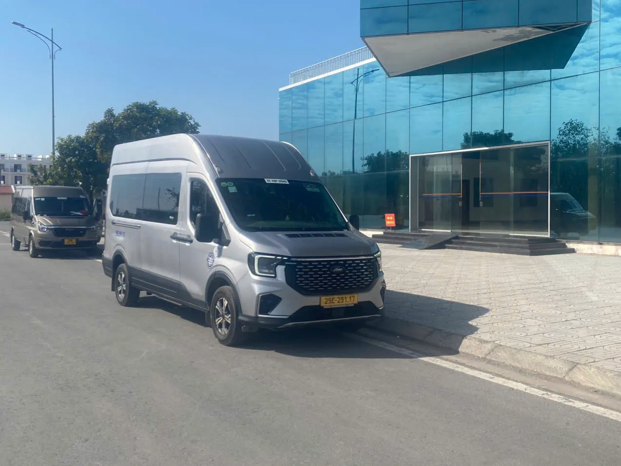 Nhà xe Việt Yên cho thuê xe 16 chỗ phường Ô Chợ Dừa, Hà Nội