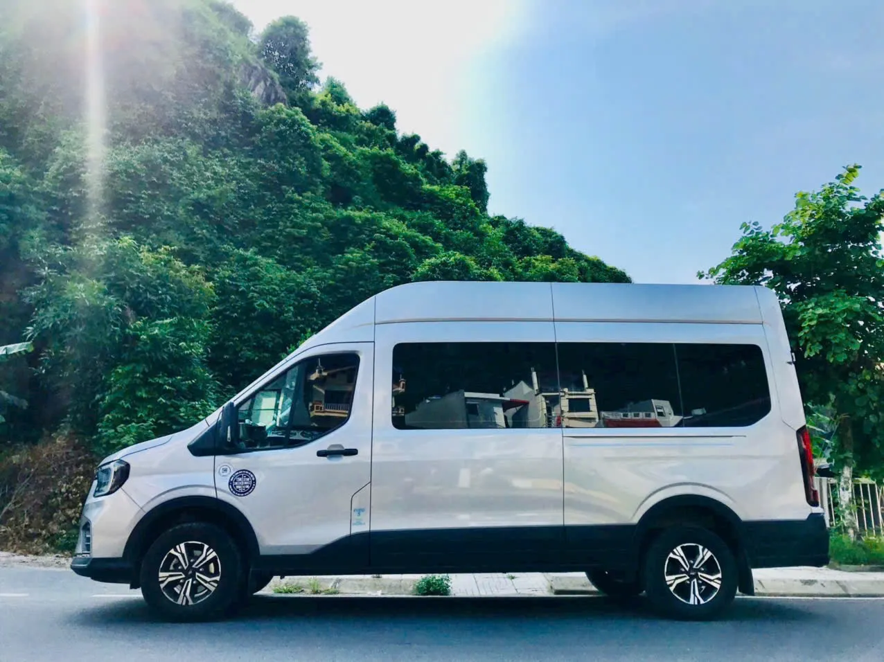 Nhà xe Việt Yên cho thuê xe 16 chỗ tại phường Tây Mỗ, Hà Nội