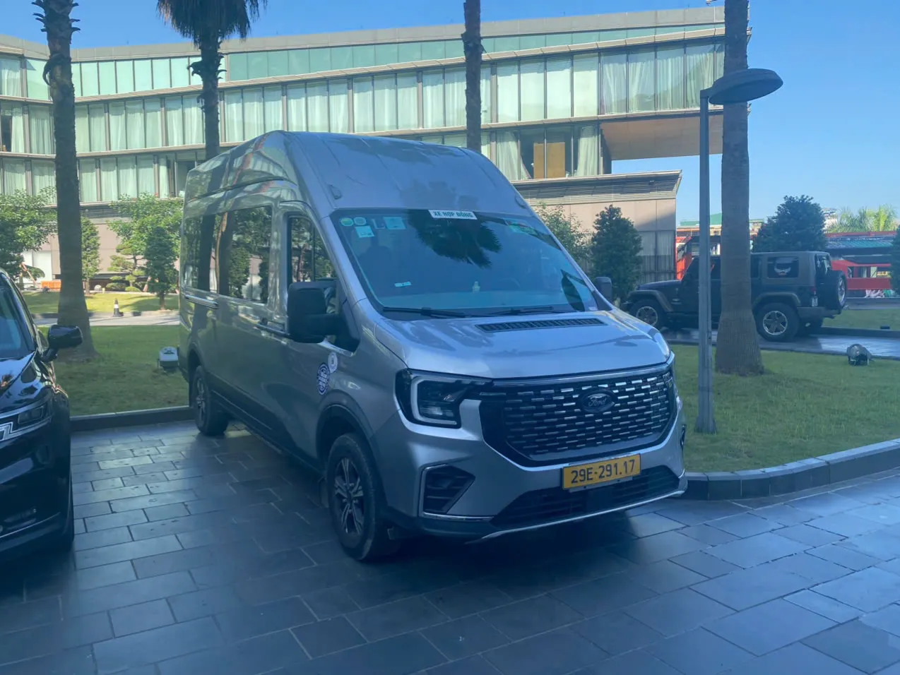 Nhà xe Việt Yên cho thuê xe 16 chỗ tại xã Quang Minh, Hà Nội