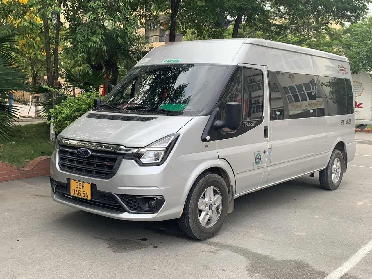 Thuê xe du lịch 16 chỗ tại Ninh Bình