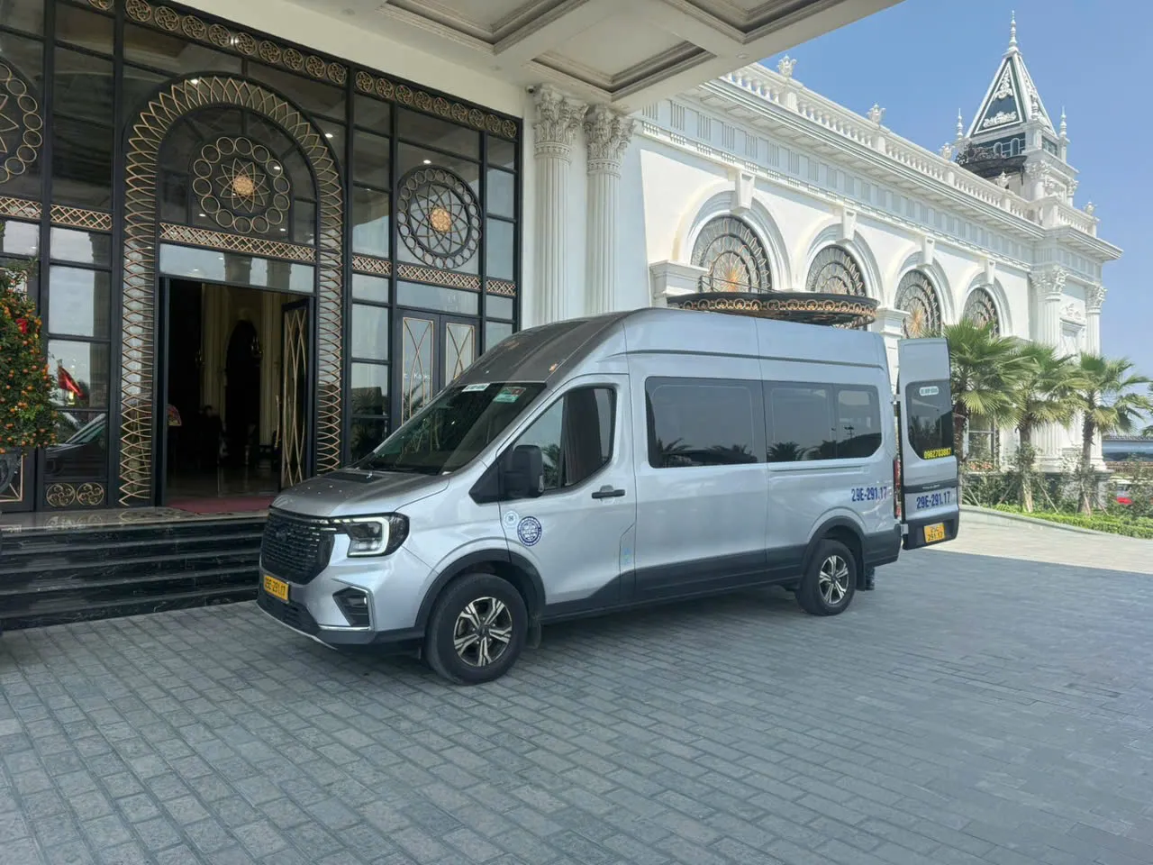 Xe 16 chỗ đi rừng Cúc Phương Xe 16 chỗ đi rừng Cúc Phương