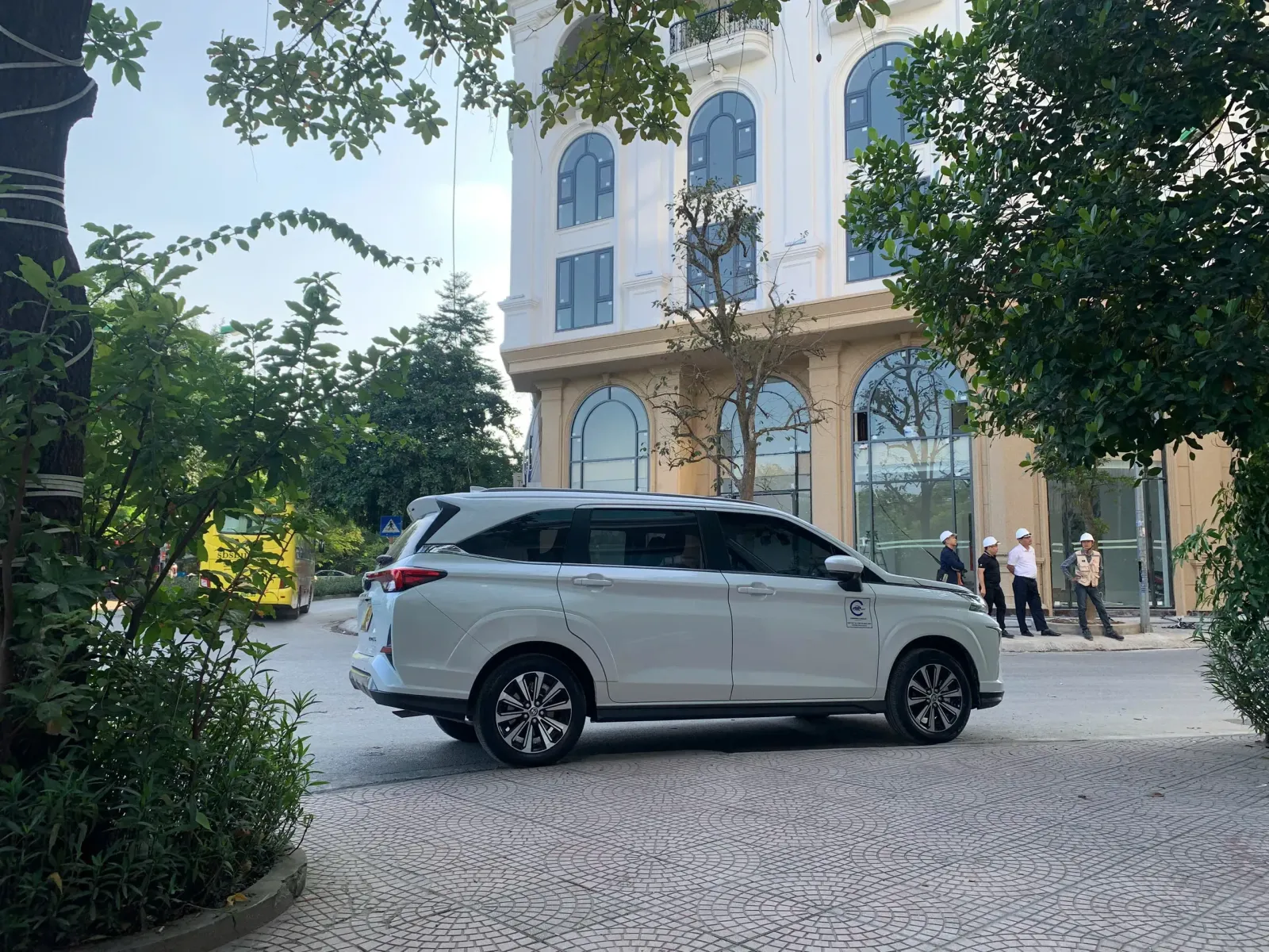 Nhà xe Việt Yên cho thuê xe 7 chỗ phường Định Công, Hà Nội